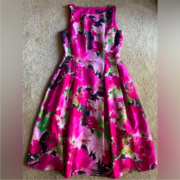 Tahari Dresses & Skirts - Tahari cocktail dress